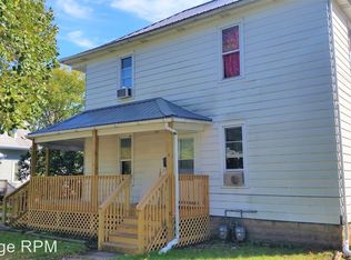 115 E 10th St, Cedar Falls, IA 50613