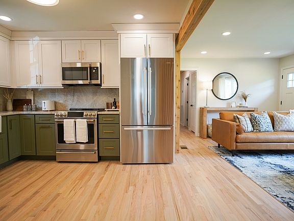 2nd image of 201 Oak Dr