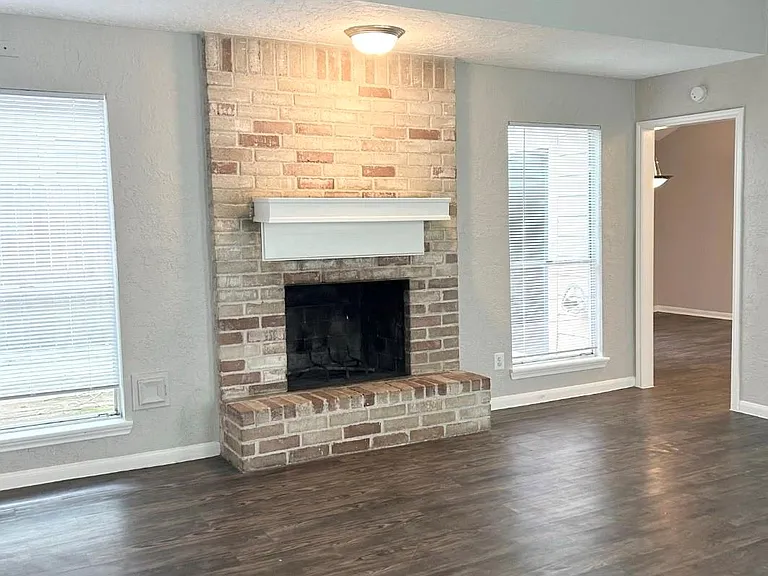 11923 Lakewood West Dr — Photo 6