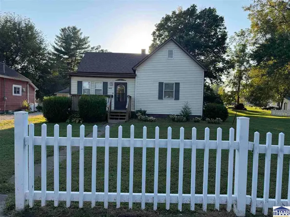 1402 N 9th St, Clinton, IN 47842
