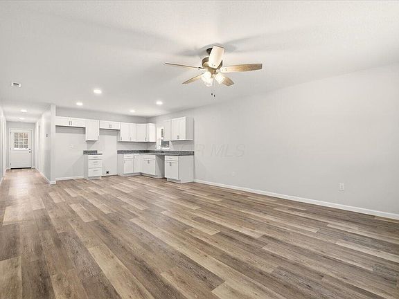 4th image of 723 Pearl Dr