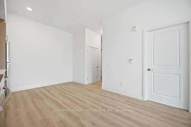1333 Weber St E #103 — Photo 15