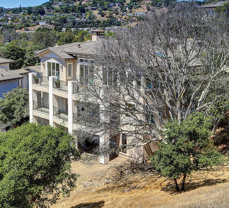 1st image of 27 Drakes Cove Ct