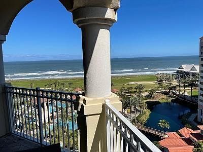 4th image of 200 Ocean Crest Dr APT 852