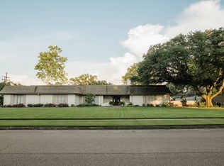 902 Robert E, Greenwood, MS 38930