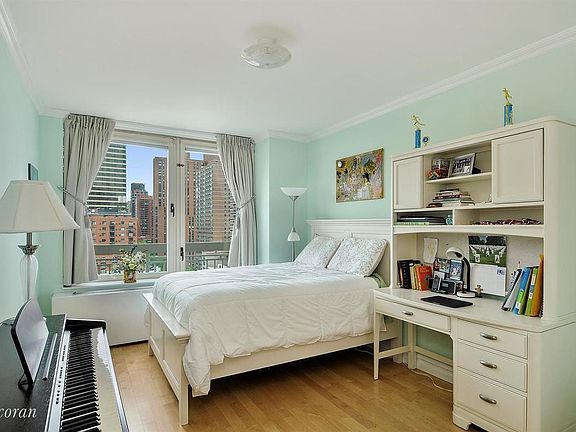 4th image of 170 E 87th St APT W15a