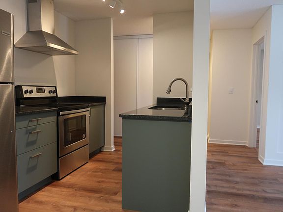 2nd image of 2616 Harriet Ave APT 203