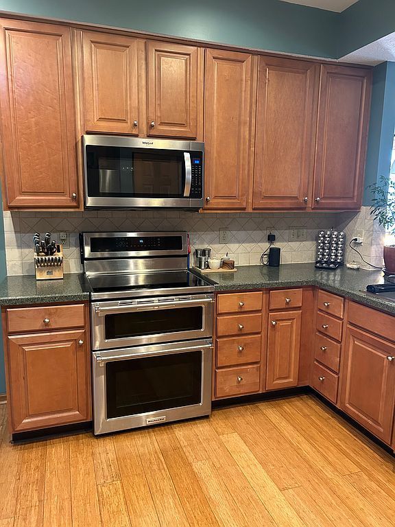 7486 Windsor Dr - Property Image