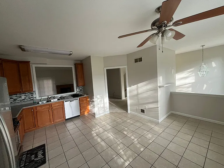 10554 Cherry Grove Ct — Photo 19