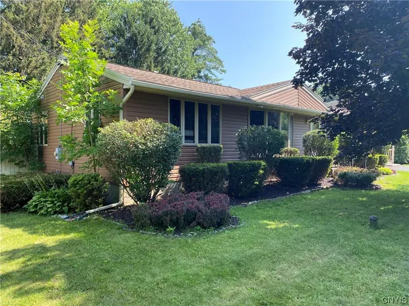 5825 W Pine Grove Rd, Cicero, NY 13039