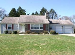 902 Jamestown Rd, Broomall, PA 19008