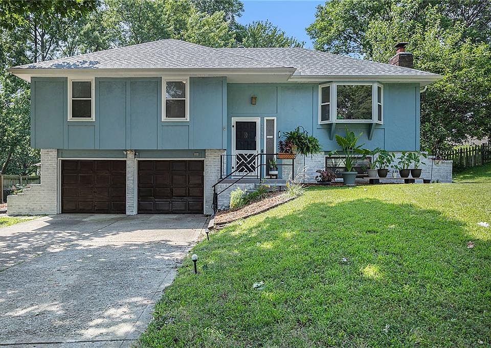 1st image of 7608 N Serene Ave