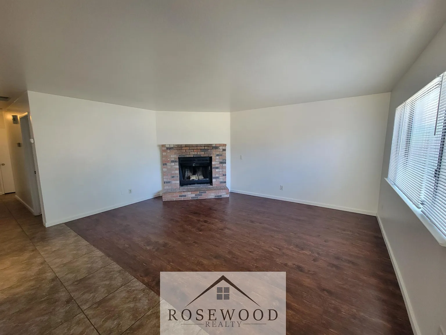 3 bed, 1200 sqft, $2,200 — Photo 2