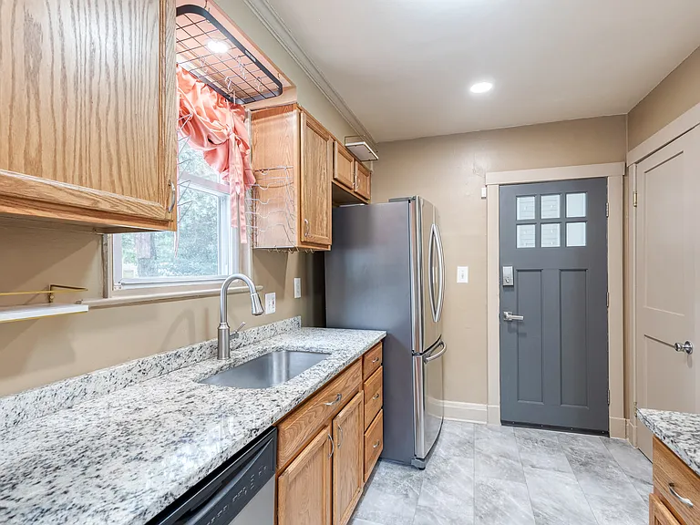 15 Georgia Ave NW — Photo 13
