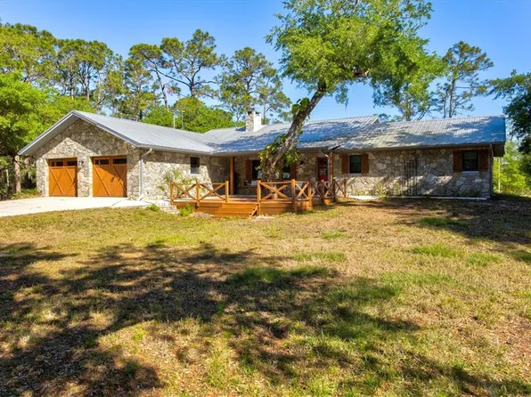 8902 Tropicaire Blvd, North Port, FL 34291