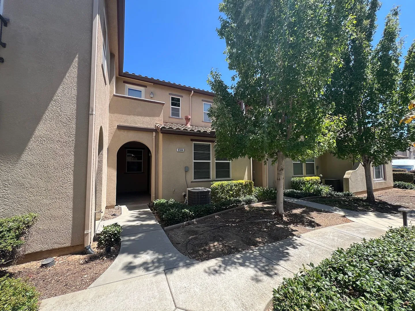 3 Bed, 2 Bath Condo in Elk Grove — Photo 1