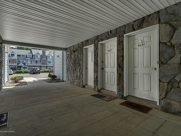 2nd image of 206 Schley Ave
