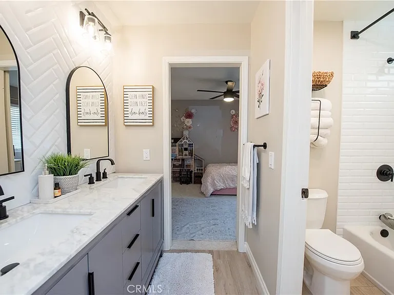 270 S Riverwood Cir — Photo 35