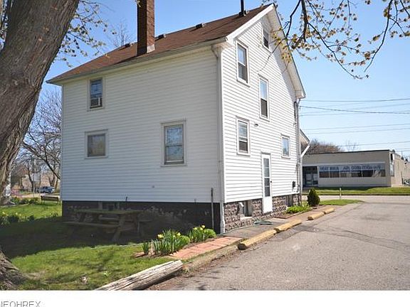 3rd image of 6868 Lake Ave