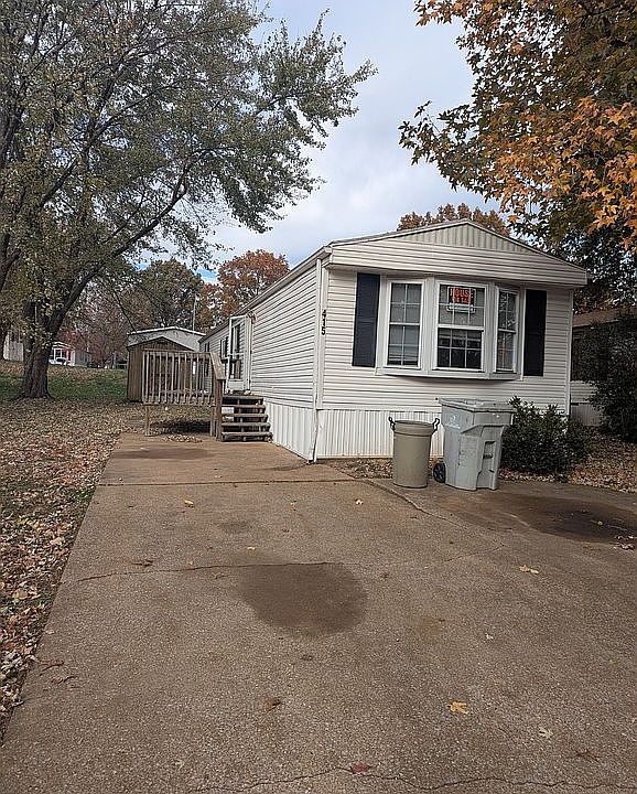 2nd image of 415 Arapaho Dr