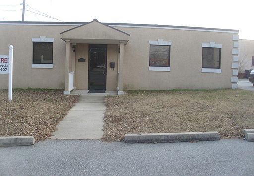 1st image of 1059 E Lindsay St
