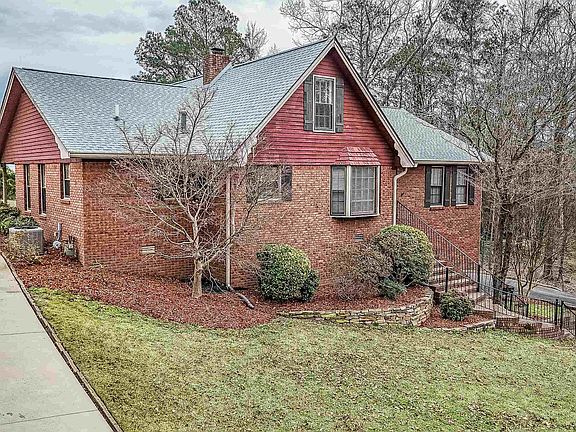 3rd image of 3405 Creek Cir