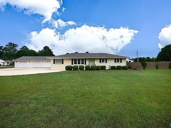 3 bed, 1600 sqft, $1,800 — Photo 3