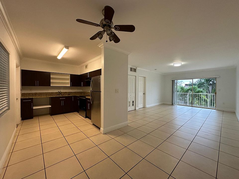 1st image of 2536 Van Buren St #2