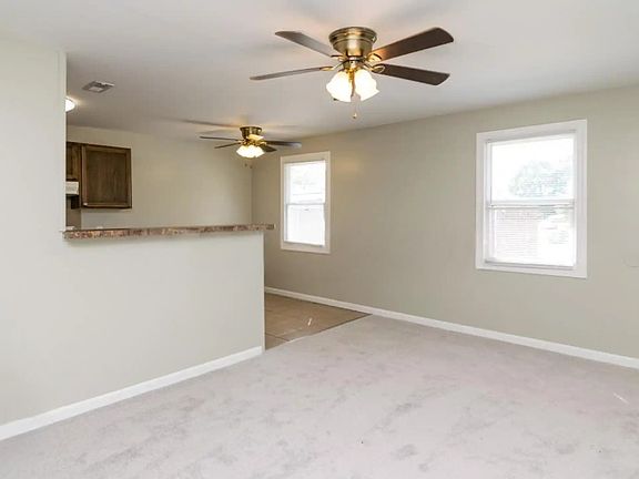 4th image of 303 Sequoyah Trl #4