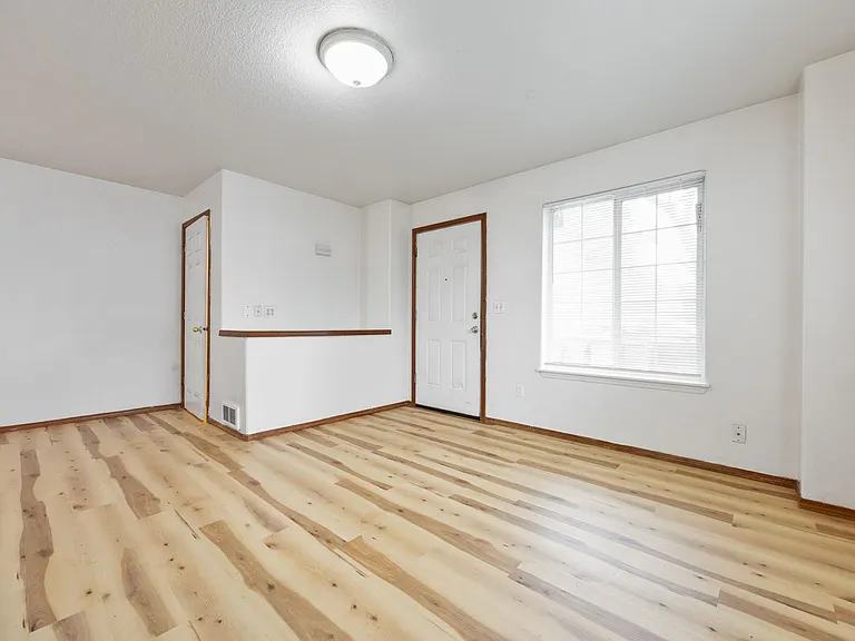 12901 NE Prescott Dr #B — Photo 5