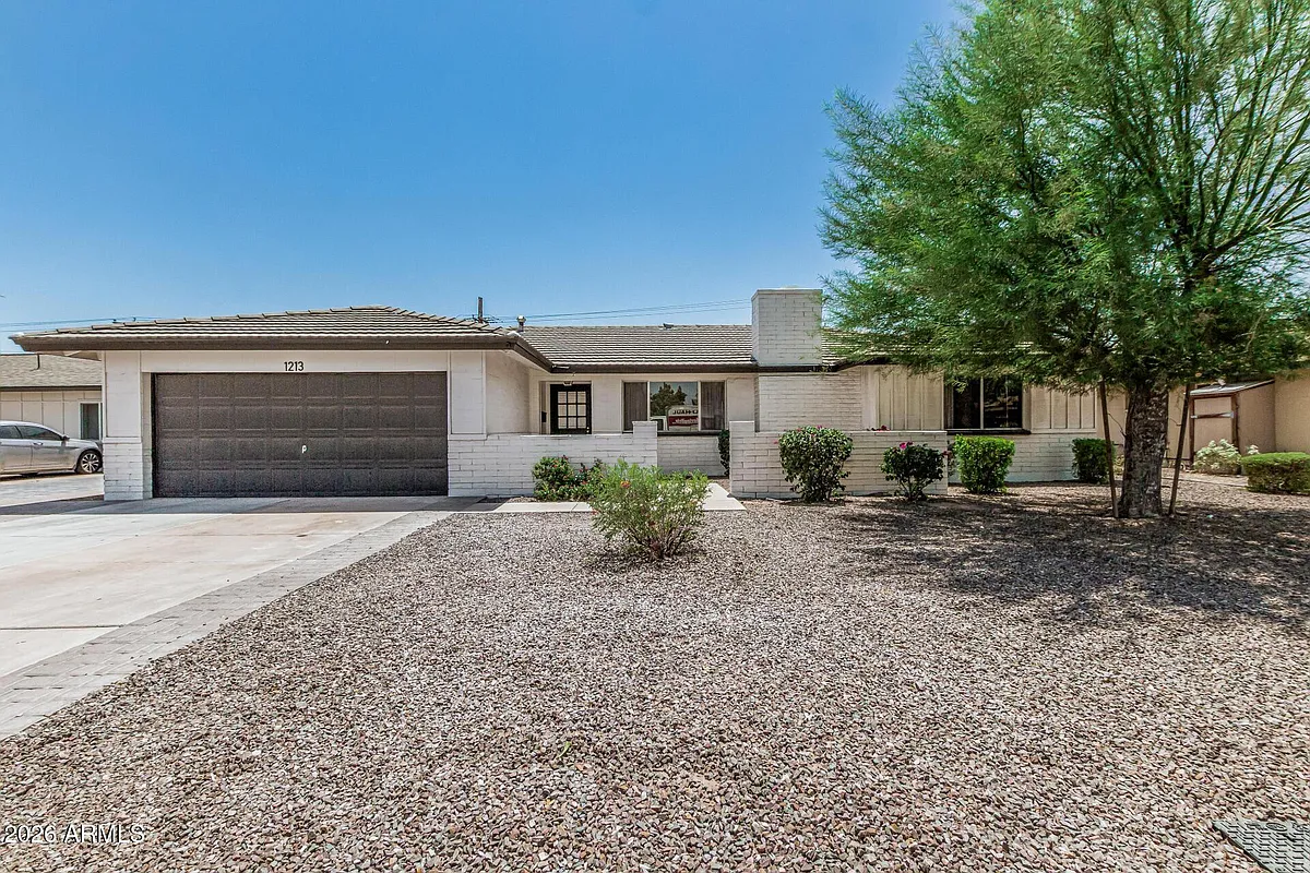 Building Photo - 1213 E Riviera Dr