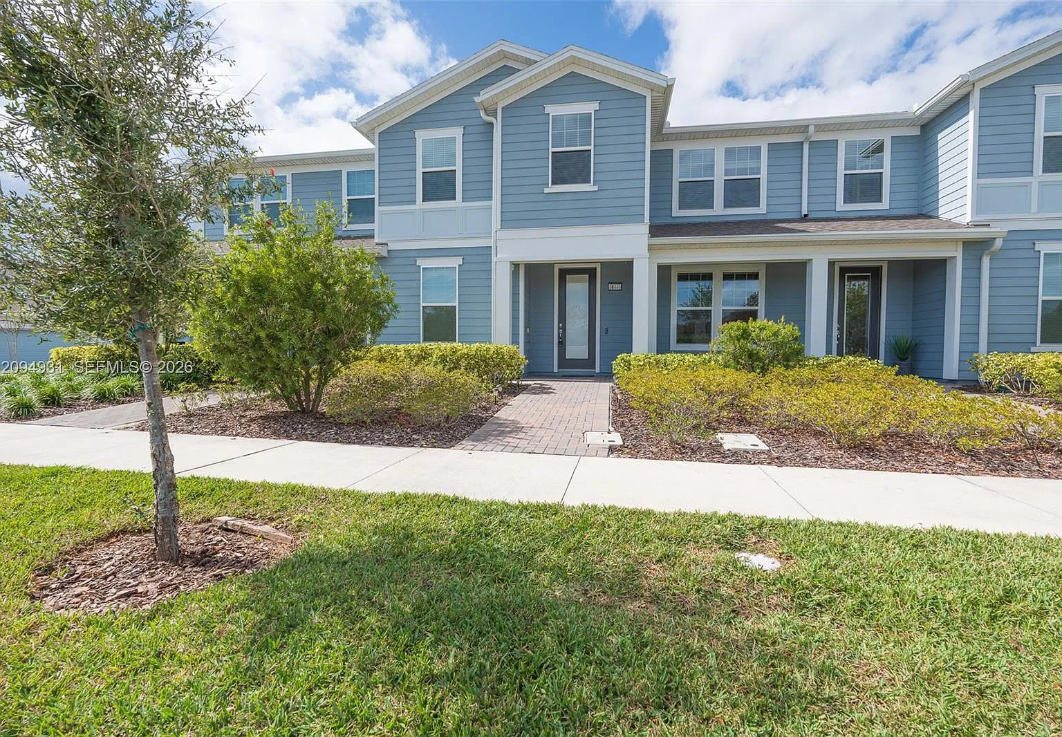 4 bed, 3.0 bath, $2,950 — Photo 1