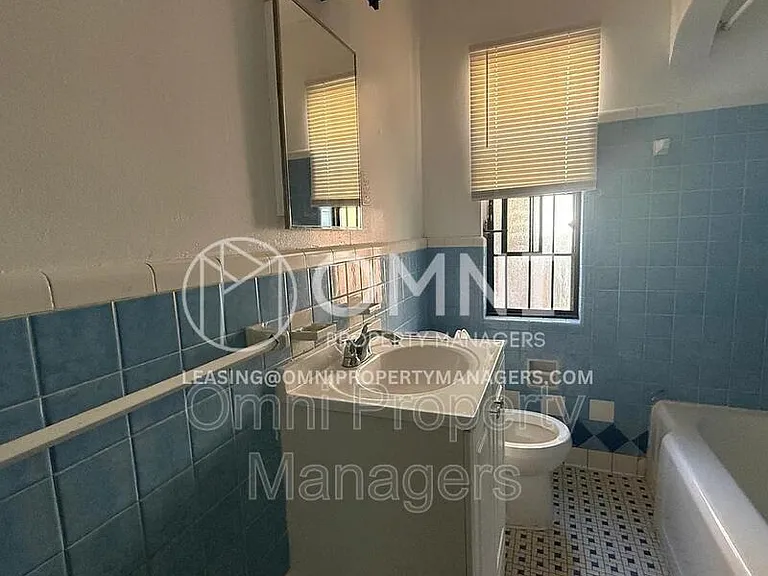 9747 Somerset Ave — Photo 10