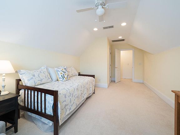 5th image of 1417 Bloomingdale Ln