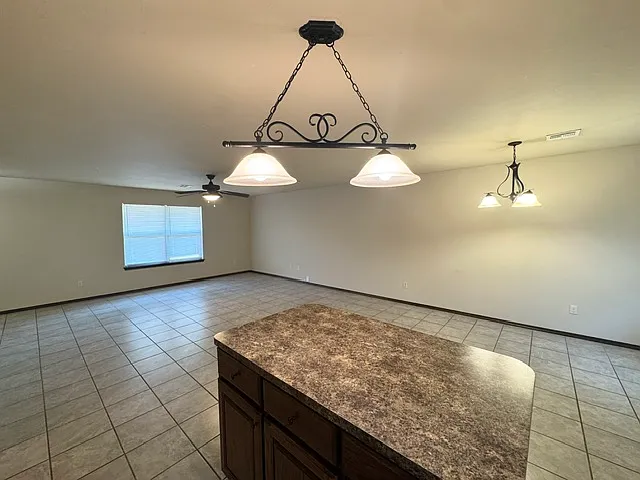 428 W Greenwood Drive - 1 — Photo 3