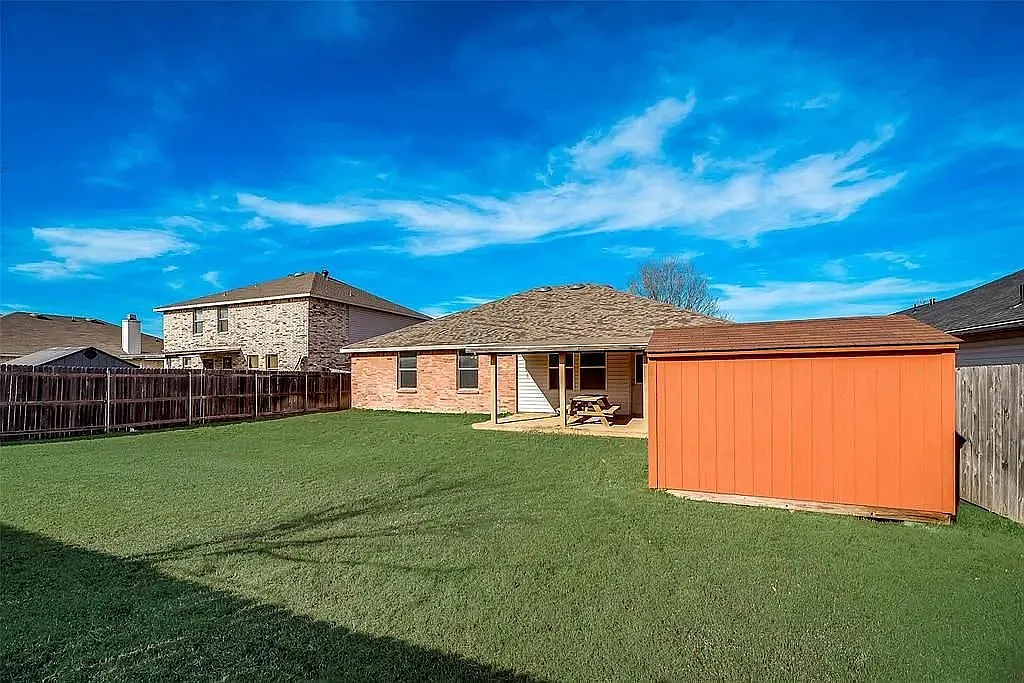 3 bed, 1609 sqft, $2,400 — Photo 4