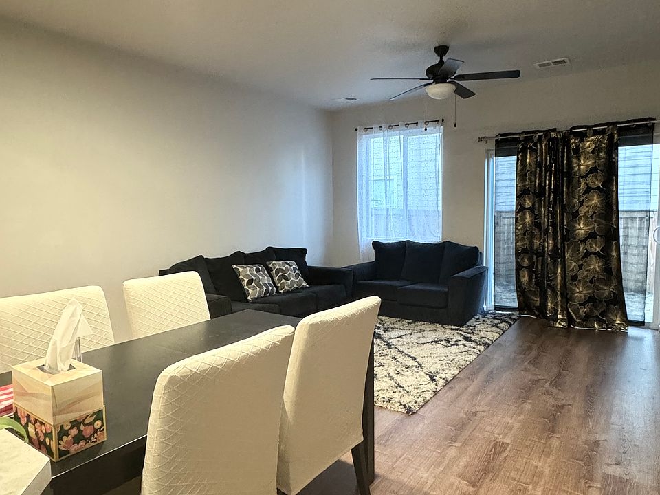 1st image of 11015 NE 115th Ct