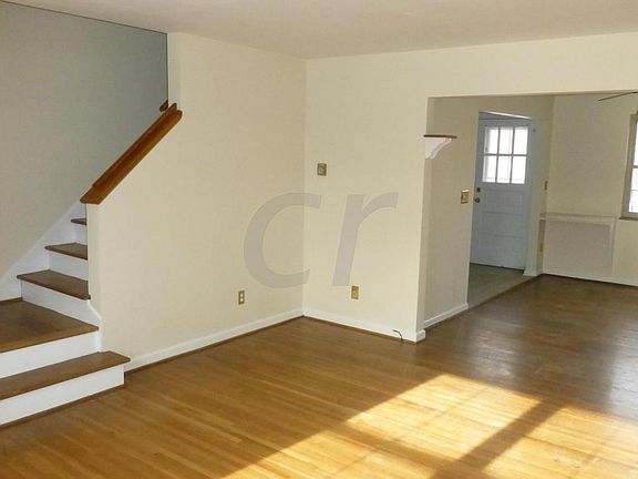 2nd image of 1876 Northwest Blvd #5E