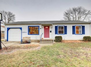 1204 Eastern Dr, Urbana, IL 61801