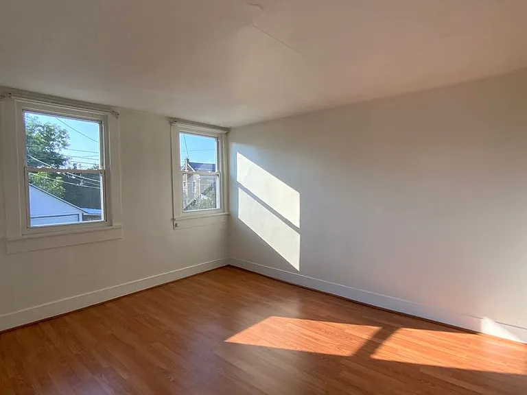 125 S Market Ave — Photo 25