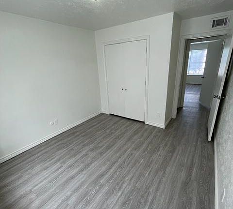 4th image of 919 N Elm St APT D