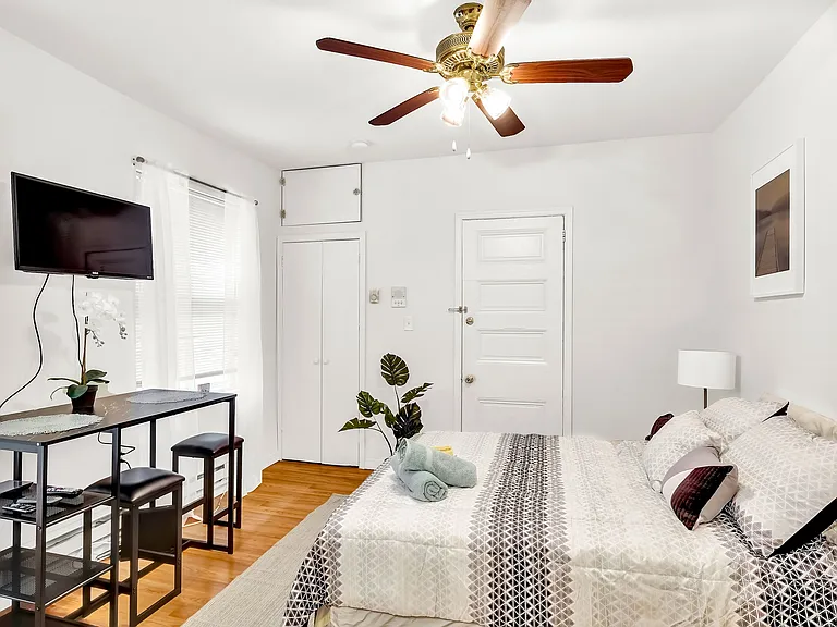 1131 Spruce St #2b & 1b — Photo 9