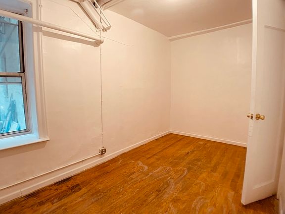 4th image of 30-52 34th St #Z1