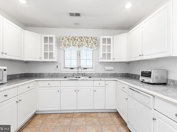 5th image of 108 Senseny Glen Dr