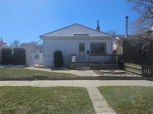 237 Duffield STREET W, Moose Jaw, SK S6H 5H2