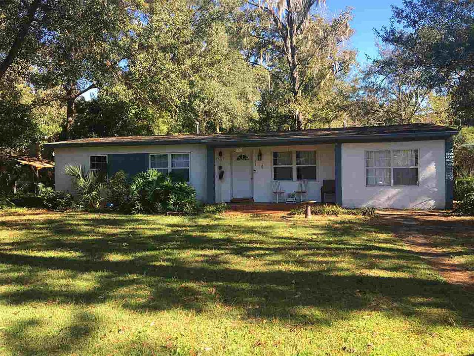 1st image of 1805 E Indian Head Dr