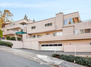 8005 SE 33rd Pl #PH, Mercer Island, WA 98040