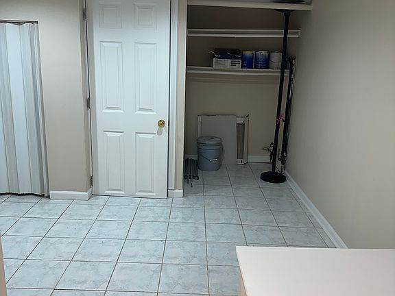 5th image of 1744 W Foster Ave Suite 1