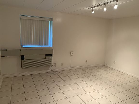 4th image of 900 S Negley Ave #20A