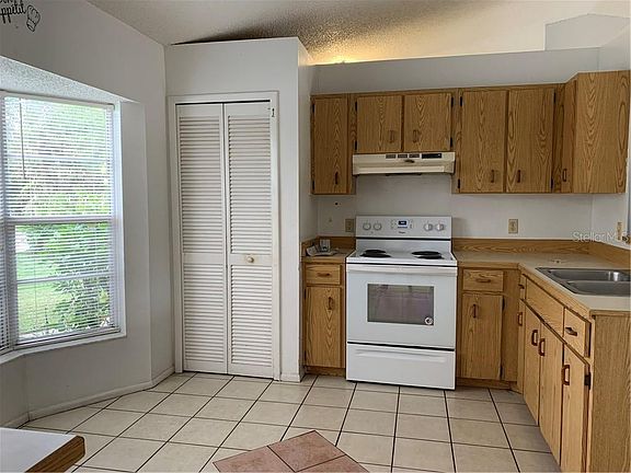 4th image of 2861 Kraft Dr